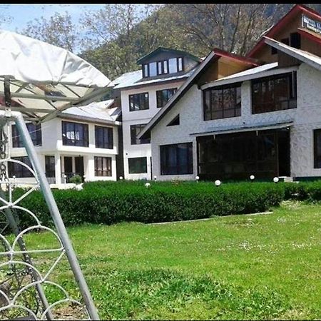 The K2 Alpine Hotel Pahalgām Exterior foto