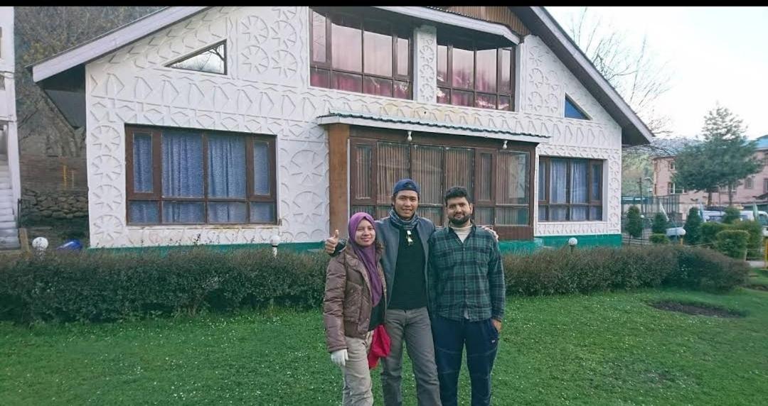 The K2 Alpine Hotel Pahalgām Exterior foto